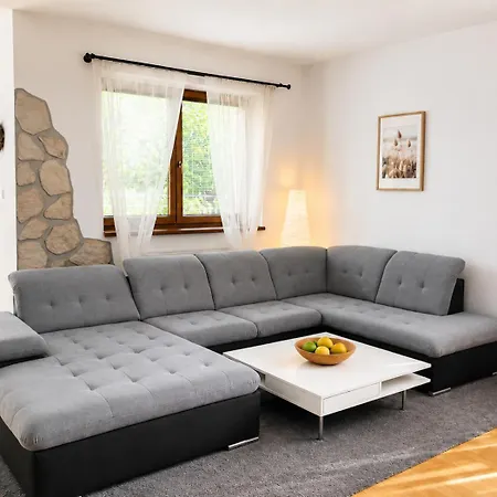 Lejlighed Spacious With Free Parking Near Prague