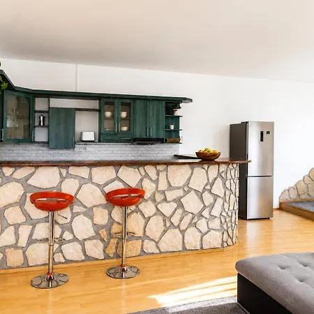 Spacious With Free Parking Near Prague