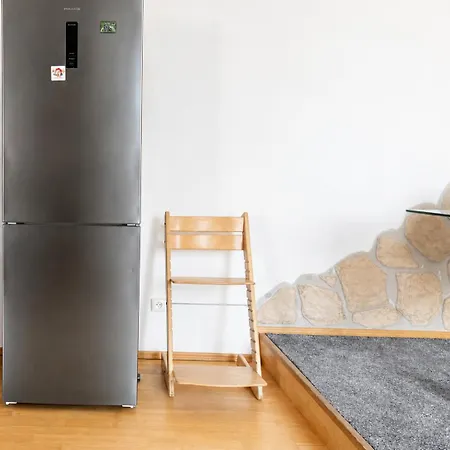 Spacious With Free Parking Near Prague